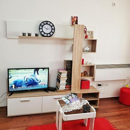 Stan Na Dan Loznica Apartment ภายนอก รูปภาพ